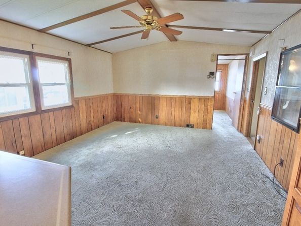 556 Central St 43, Leominster MA 01453