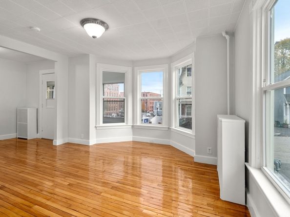 4 Albert Street, Worcester MA 01610