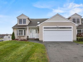 71 Hillside Village Drive 71, West Boylston MA 01583