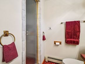 12 Surrey Dr, Lakeville MA 02347