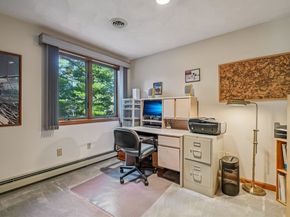 12 Surrey Dr, Lakeville MA 02347