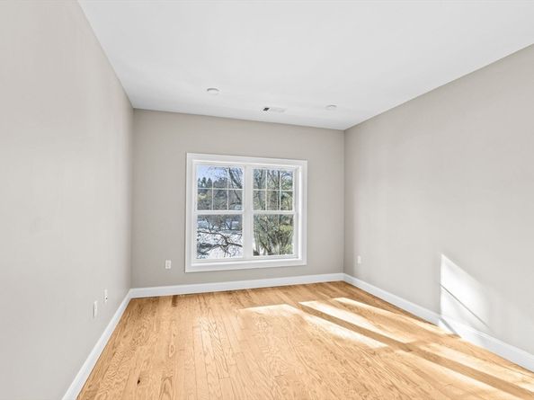 485 Blue Hills Parkway 11, Milton MA 02186