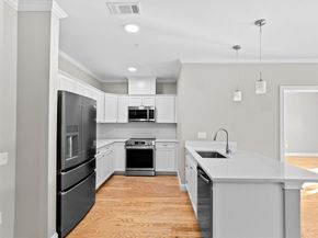 485 Blue Hills Parkway 11, Milton MA 02186