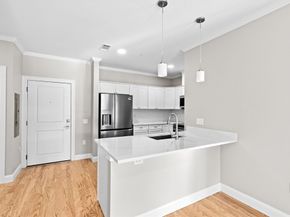 485 Blue Hills Parkway 11, Milton MA 02186