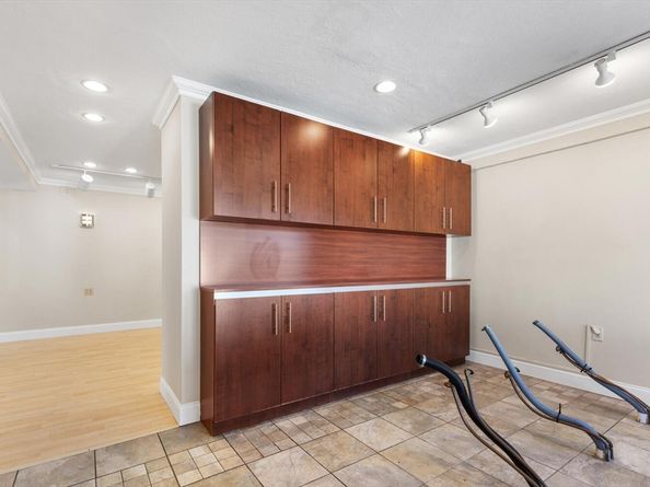 231 Bedford St, Lexington MA 02420