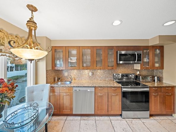 86 Abington Rd 86, Danvers MA 01923