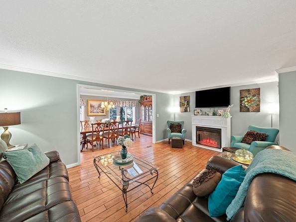 86 Abington Rd 86, Danvers MA 01923