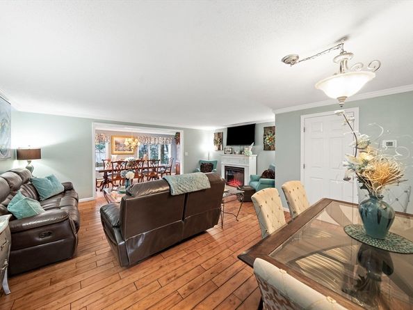 86 Abington Rd 86, Danvers MA 01923