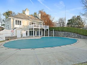 86 Abington Rd 86, Danvers MA 01923