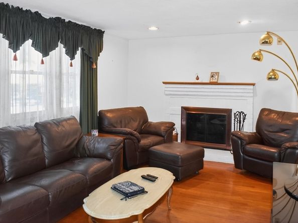 59 Hamilton Ave, Dedham MA 02026