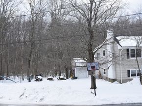 59 Hamilton Ave, Dedham MA 02026