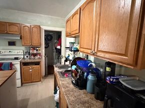 52 Maverick St, Fitchburg MA 01420