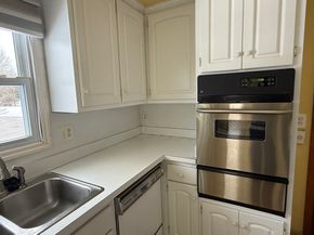 8 Sycamore Cir, Millbury MA 01527