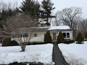 8 Sycamore Cir, Millbury MA 01527