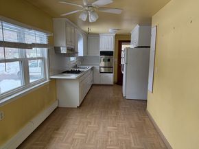 8 Sycamore Cir, Millbury MA 01527