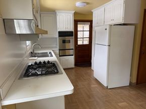 8 Sycamore Cir, Millbury MA 01527