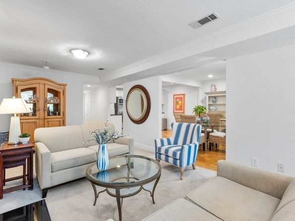 84 Walpole St 1C, Canton MA 02021