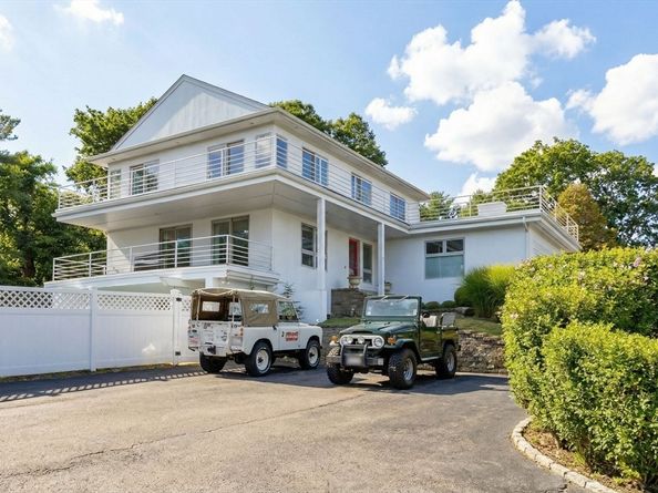 44 Seabury Point Rd, Duxbury MA 02332