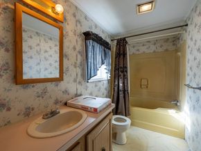 21 Fox Run, Brookfield MA 01506