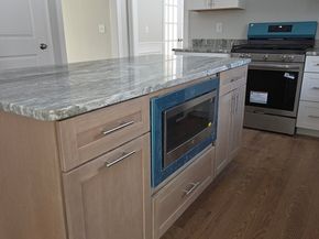 138 Elm St, Uxbridge MA 01569