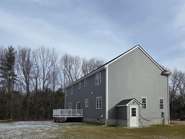 138 Elm St, Uxbridge MA 01569