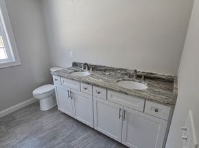 138 Elm St, Uxbridge MA 01569