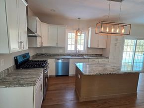 138 Elm St, Uxbridge MA 01569