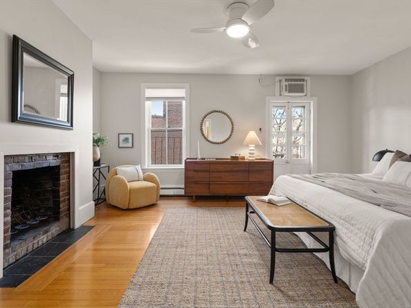 102 Charles St C, Boston MA 02114