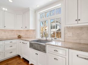 45 School St, Manchester MA 01944