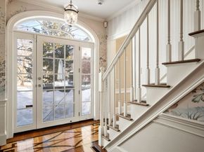 45 School St, Manchester MA 01944