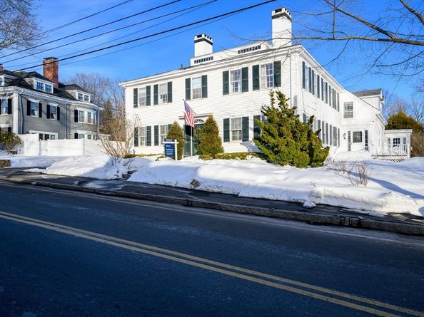 45 School St, Manchester MA 01944