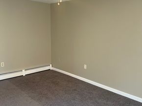 192 Pleasant St 23, Leominster MA 01453