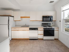 74 Hammond Place 74, Woburn MA 01801