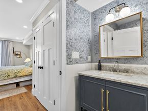 1721 Centre St 402, Boston MA 02132