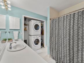 51 Pettee St 31, Newton MA 02464