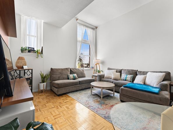 51 Pettee St 31, Newton MA 02464