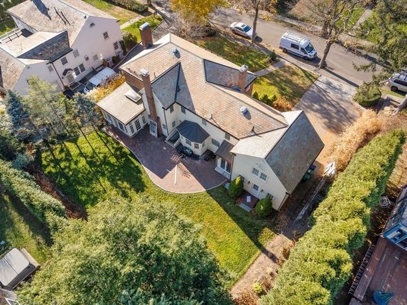 32 Pickwick Road, Newton MA 02465
