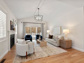 20 Split Rock Ln 20, Mattapoisett MA 02739