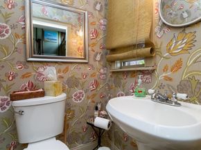 27 Richwood St, Boston MA 02132