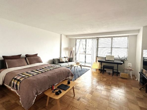 6 Whittier Pl 8P, Boston MA 02114