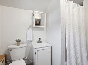 137 Hampton Cir, Hull MA 02045