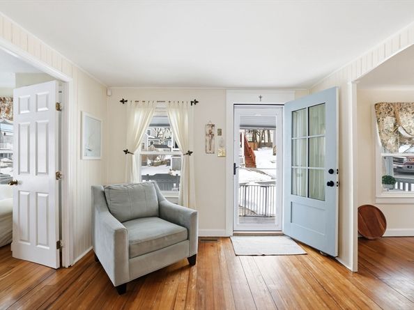 137 Hampton Cir, Hull MA 02045