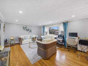 24 Juniper Dr, Saugus MA 01906