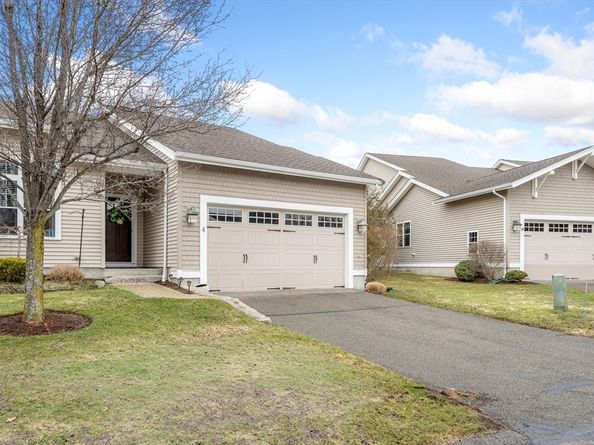 4 Hawthorne Path 4, Milford MA 01757