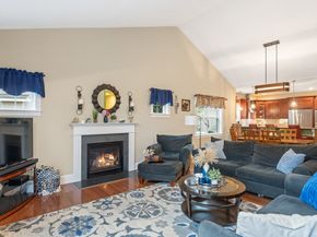 4 Hawthorne Path 4, Milford MA 01757