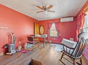 38 Garnet St, Worcester MA 01607