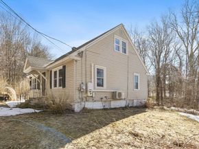 38 Garnet St, Worcester MA 01607