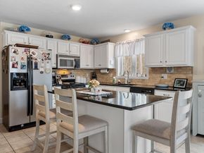 278 Oakham Rd, Barre MA 01005