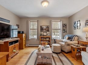 278 Oakham Rd, Barre MA 01005