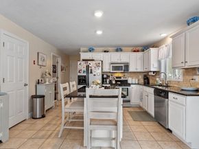 278 Oakham Rd, Barre MA 01005